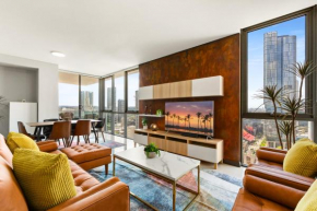 Central 2-Bed with Parking & Stunning Views Sydney